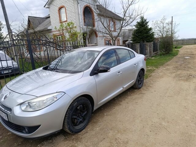 Серый Рено Флюенс, объемом двигателя 0 л и пробегом 216 тыс. км за 5700 $, фото 3 на Automoto.ua