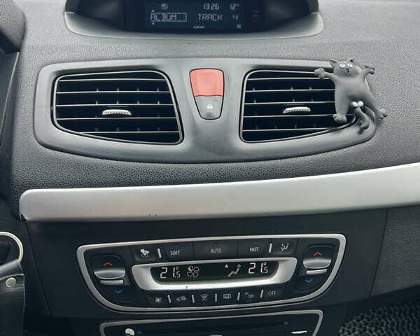 Серый Рено Флюенс, объемом двигателя 1.46 л и пробегом 225 тыс. км за 7500 $, фото 27 на Automoto.ua