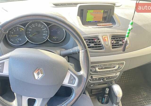 Рено Флюенс 2011 в Борисполе на Automoto.ua Серый Рено Флюенс, объемом двигателя 1.5 л и пробегом 300 тыс. км за 6000 $, фото 19 на Automoto.ua