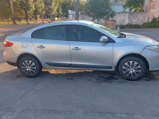 Серый Рено Флюенс, объемом двигателя 1.5 л и пробегом 228 тыс. км за 6000 $, фото 2 на Automoto.ua