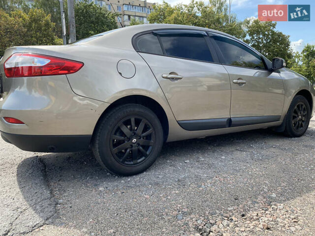 Серый Рено Флюенс, объемом двигателя 1.6 л и пробегом 280 тыс. км за 6000 $, фото 25 на Automoto.ua