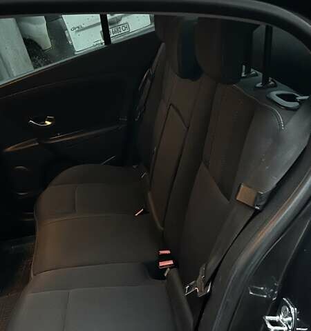 Серый Рено Флюенс, объемом двигателя 1.6 л и пробегом 346 тыс. км за 6000 $, фото 7 на Automoto.ua