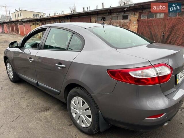 Серый Рено Флюенс, объемом двигателя 1.6 л и пробегом 109 тыс. км за 8499 $, фото 10 на Automoto.ua