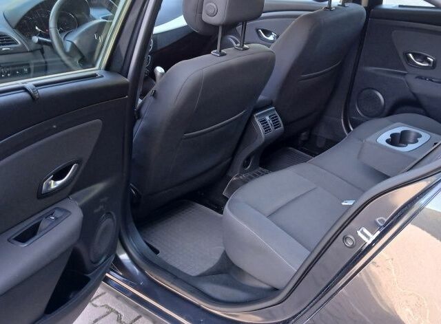 Сірий Рено Флюенс, об'ємом двигуна 1.6 л та пробігом 400 тис. км за 5650 $, фото 6 на Automoto.ua