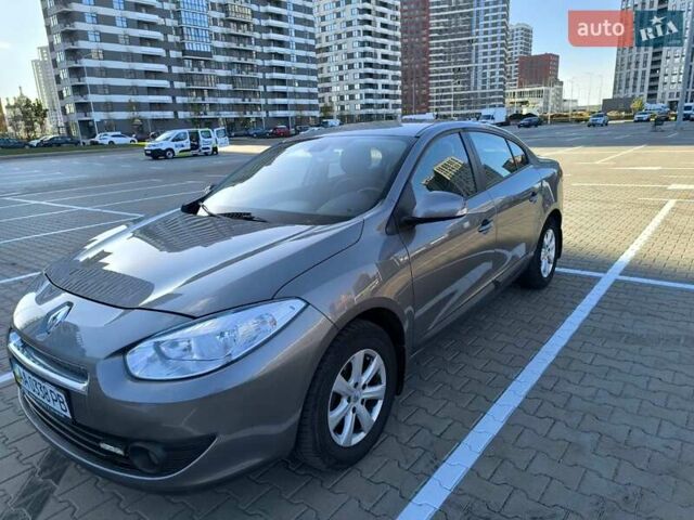 Серый Рено Флюенс, объемом двигателя 1.6 л и пробегом 109 тыс. км за 7800 $, фото 5 на Automoto.ua