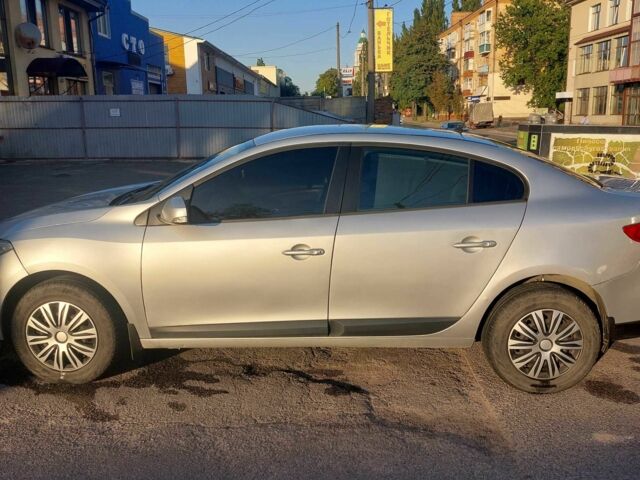 Серый Рено Флюенс, объемом двигателя 1.5 л и пробегом 228 тыс. км за 6000 $, фото 1 на Automoto.ua