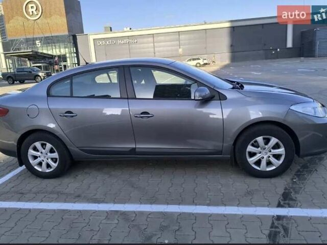 Серый Рено Флюенс, объемом двигателя 1.6 л и пробегом 109 тыс. км за 8499 $, фото 2 на Automoto.ua