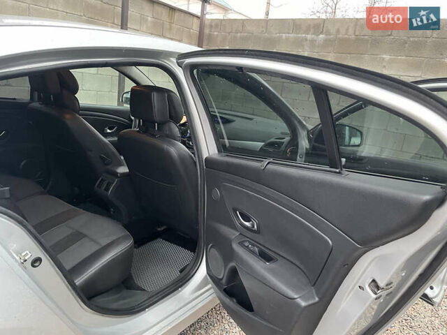 Сірий Рено Флюенс, об'ємом двигуна 2 л та пробігом 203 тис. км за 6900 $, фото 6 на Automoto.ua