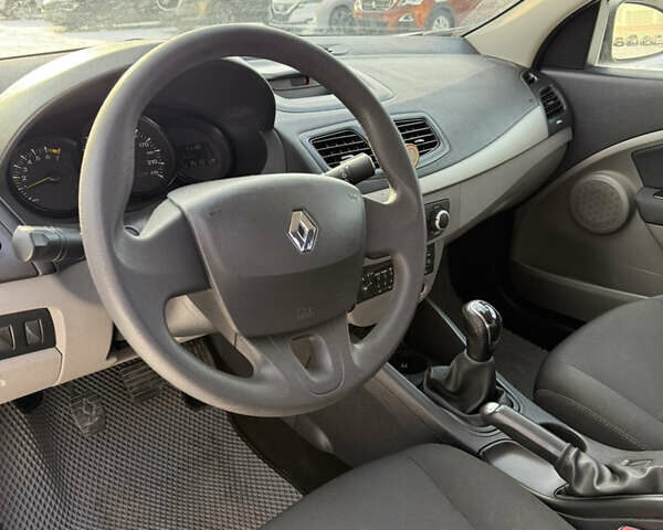 Сірий Рено Флюенс, об'ємом двигуна 1.6 л та пробігом 92 тис. км за 6400 $, фото 6 на Automoto.ua