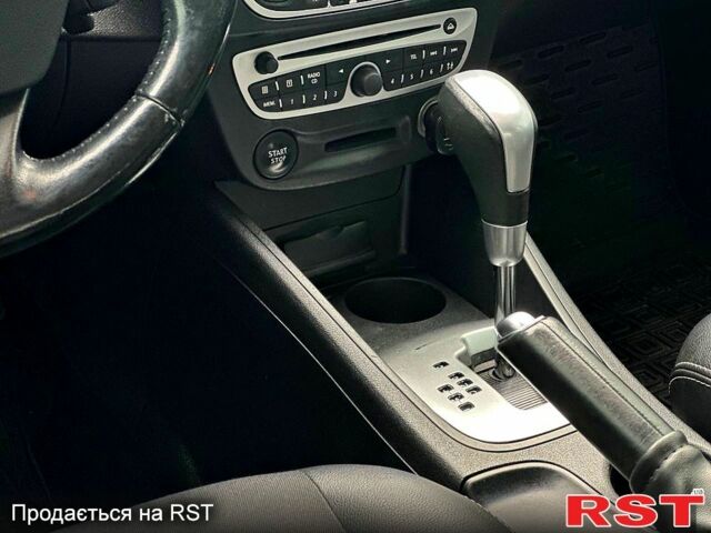 Сірий Рено Флюенс, об'ємом двигуна 2 л та пробігом 19700 тис. км за 7250 $, фото 9 на Automoto.ua