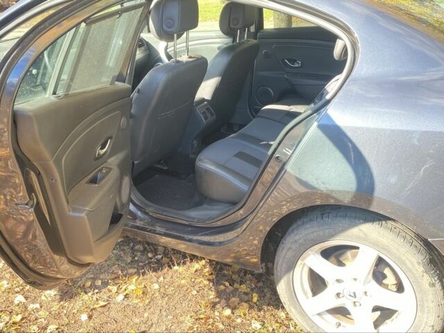 Серый Рено Флюенс, объемом двигателя 1.5 л и пробегом 300 тыс. км за 6000 $, фото 17 на Automoto.ua