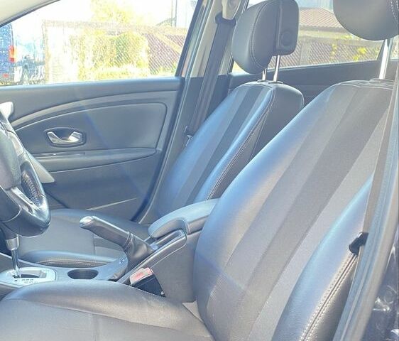 Серый Рено Флюенс, объемом двигателя 1.5 л и пробегом 300 тыс. км за 6000 $, фото 7 на Automoto.ua