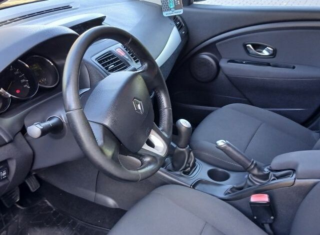 Сірий Рено Флюенс, об'ємом двигуна 1.6 л та пробігом 400 тис. км за 5650 $, фото 18 на Automoto.ua