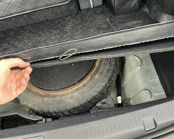 Серый Рено Флюенс, объемом двигателя 1.46 л и пробегом 225 тыс. км за 7500 $, фото 34 на Automoto.ua