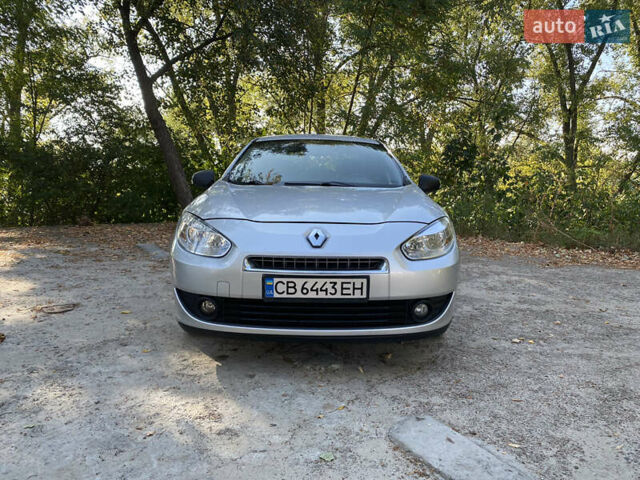 Сірий Рено Флюенс, об'ємом двигуна 1.6 л та пробігом 259 тис. км за 5600 $, фото 1 на Automoto.ua
