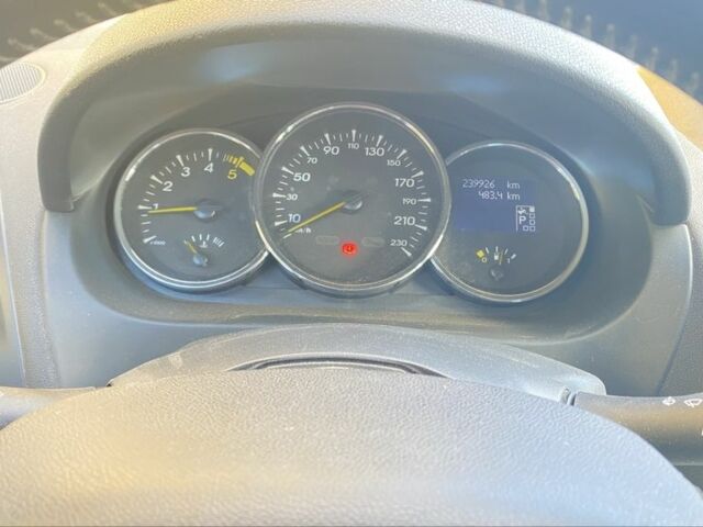 Серый Рено Флюенс, объемом двигателя 1.5 л и пробегом 300 тыс. км за 6000 $, фото 11 на Automoto.ua