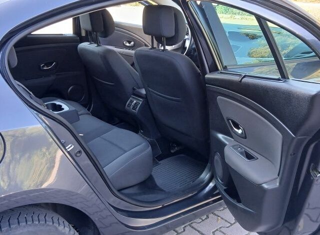 Сірий Рено Флюенс, об'ємом двигуна 1.6 л та пробігом 400 тис. км за 5650 $, фото 5 на Automoto.ua