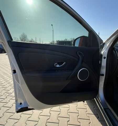 Сірий Рено Флюенс, об'ємом двигуна 1.46 л та пробігом 280 тис. км за 6500 $, фото 12 на Automoto.ua