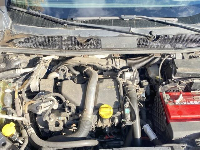 Серый Рено Флюенс, объемом двигателя 1.5 л и пробегом 300 тыс. км за 6000 $, фото 14 на Automoto.ua