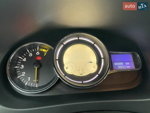 Сірий Рено Флюенс, об'ємом двигуна 2 л та пробігом 203 тис. км за 6900 $, фото 8 на Automoto.ua