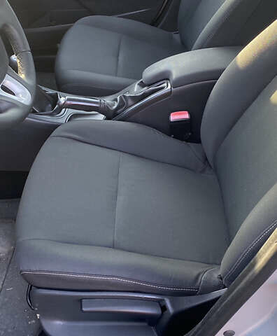 Серый Рено Флюенс, объемом двигателя 1.6 л и пробегом 298 тыс. км за 5000 $, фото 11 на Automoto.ua