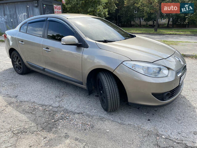 Серый Рено Флюенс, объемом двигателя 1.6 л и пробегом 280 тыс. км за 6000 $, фото 33 на Automoto.ua