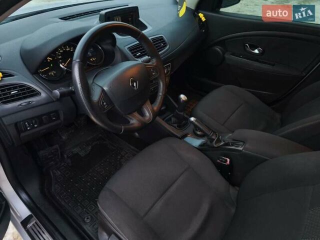 Серый Рено Флюенс, объемом двигателя 1.5 л и пробегом 245 тыс. км за 5600 $, фото 9 на Automoto.ua