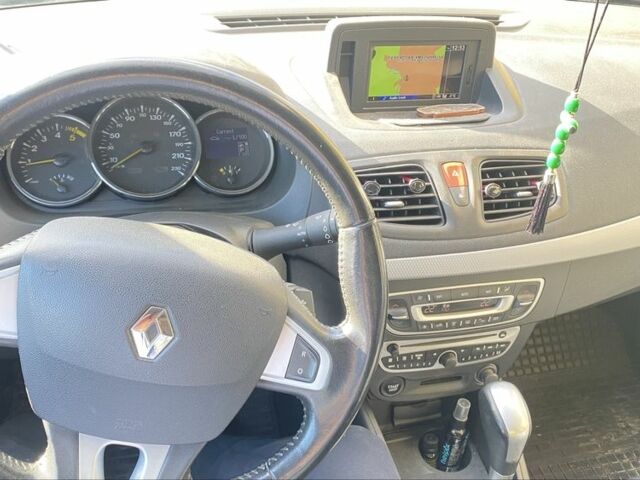 Серый Рено Флюенс, объемом двигателя 1.5 л и пробегом 300 тыс. км за 6000 $, фото 18 на Automoto.ua