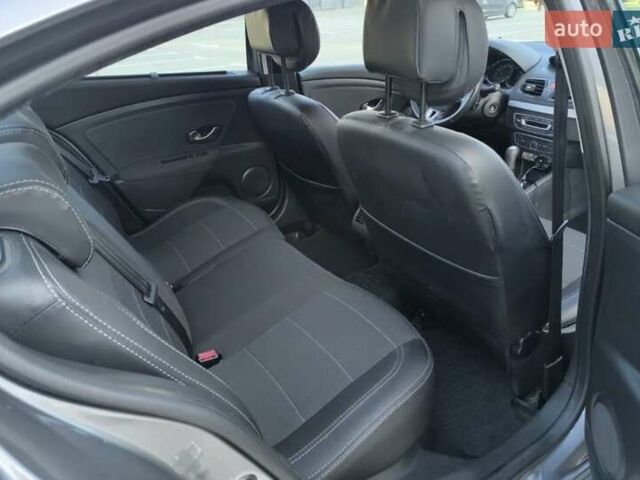 Серый Рено Флюенс, объемом двигателя 1.6 л и пробегом 109 тыс. км за 8499 $, фото 6 на Automoto.ua