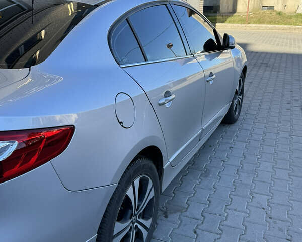 Сірий Рено Флюенс, об'ємом двигуна 1.5 л та пробігом 216 тис. км за 6300 $, фото 1 на Automoto.ua