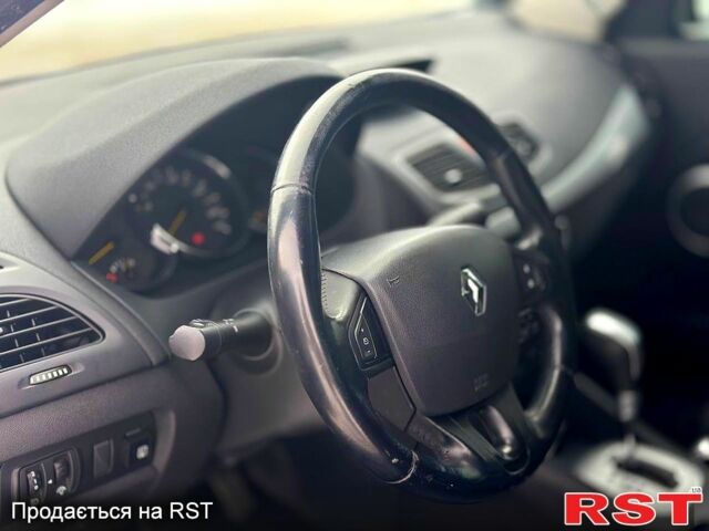 Сірий Рено Флюенс, об'ємом двигуна 2 л та пробігом 19700 тис. км за 7250 $, фото 10 на Automoto.ua