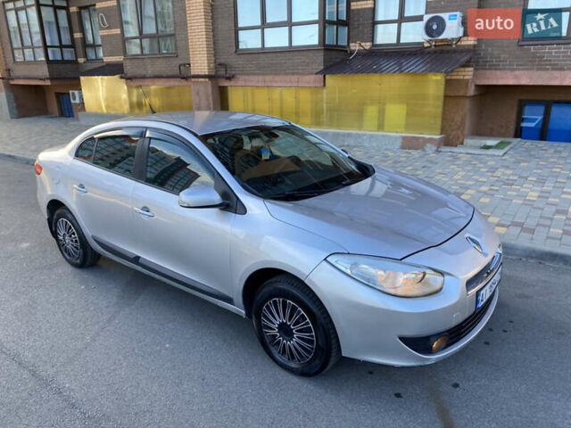 Серый Рено Флюенс, объемом двигателя 1.5 л и пробегом 329 тыс. км за 4750 $, фото 10 на Automoto.ua