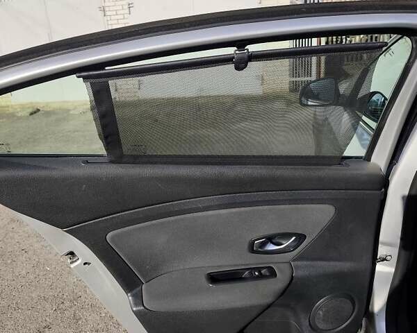 Сірий Рено Флюенс, об'ємом двигуна 1.46 л та пробігом 314 тис. км за 5500 $, фото 12 на Automoto.ua