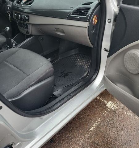 Серый Рено Флюенс, объемом двигателя 1.6 л и пробегом 300 тыс. км за 6500 $, фото 15 на Automoto.ua