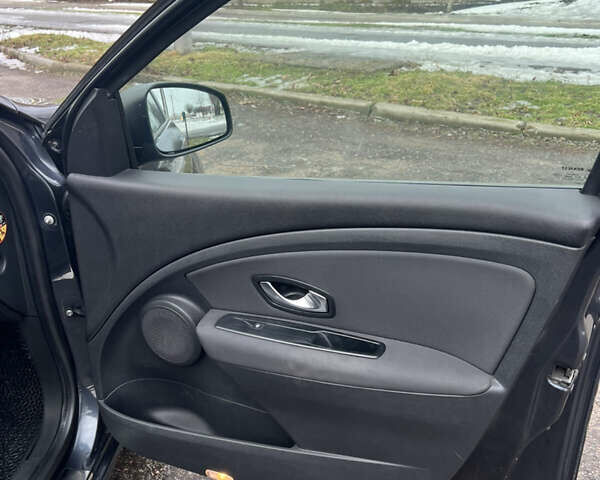 Серый Рено Флюенс, объемом двигателя 1.46 л и пробегом 225 тыс. км за 7500 $, фото 23 на Automoto.ua