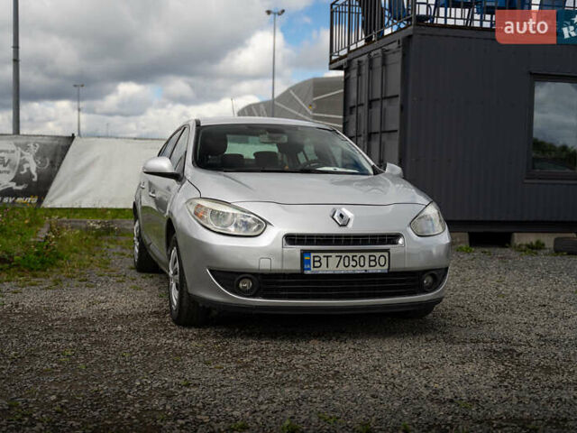 Серый Рено Флюенс, объемом двигателя 1.6 л и пробегом 298 тыс. км за 5000 $, фото 3 на Automoto.ua
