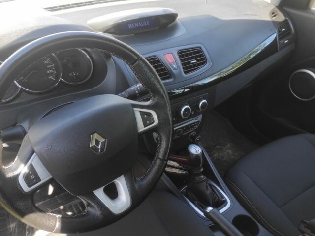 Серый Рено Флюенс, объемом двигателя 0 л и пробегом 216 тыс. км за 5700 $, фото 1 на Automoto.ua