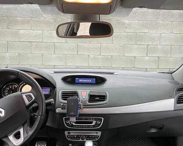 Сірий Рено Флюенс, об'ємом двигуна 2 л та пробігом 203 тис. км за 6900 $, фото 4 на Automoto.ua