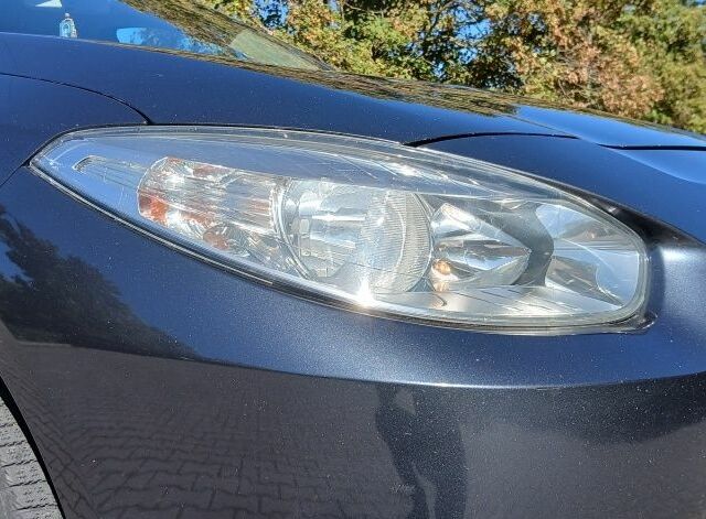 Сірий Рено Флюенс, об'ємом двигуна 1.6 л та пробігом 400 тис. км за 5650 $, фото 9 на Automoto.ua