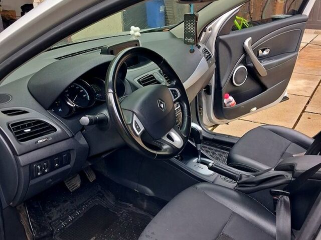 Сірий Рено Флюенс, об'ємом двигуна 0 л та пробігом 144 тис. км за 4070 $, фото 7 на Automoto.ua