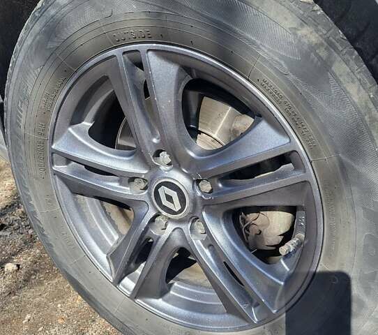 Серый Рено Флюенс, объемом двигателя 1.6 л и пробегом 150 тыс. км за 8000 $, фото 1 на Automoto.ua