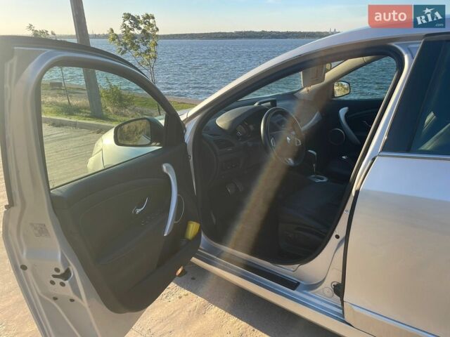 Сірий Рено Флюенс, об'ємом двигуна 2 л та пробігом 325 тис. км за 5100 $, фото 6 на Automoto.ua