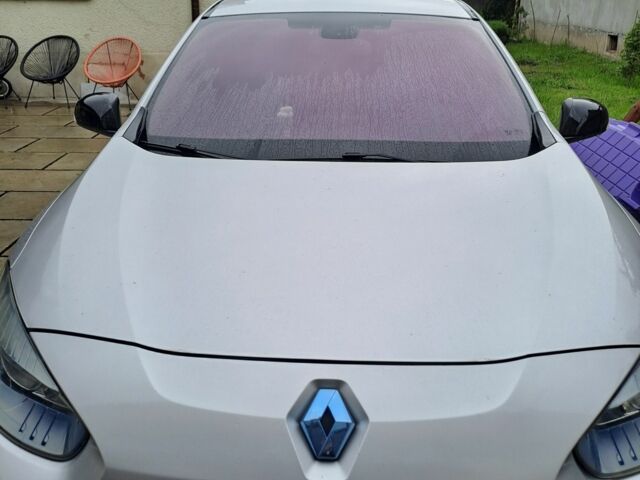Серый Рено Флюенс, объемом двигателя 0 л и пробегом 144 тыс. км за 4500 $, фото 1 на Automoto.ua
