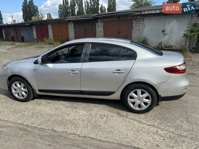 Серый Рено Флюенс, объемом двигателя 1.46 л и пробегом 378 тыс. км за 4500 $, фото 3 на Automoto.ua