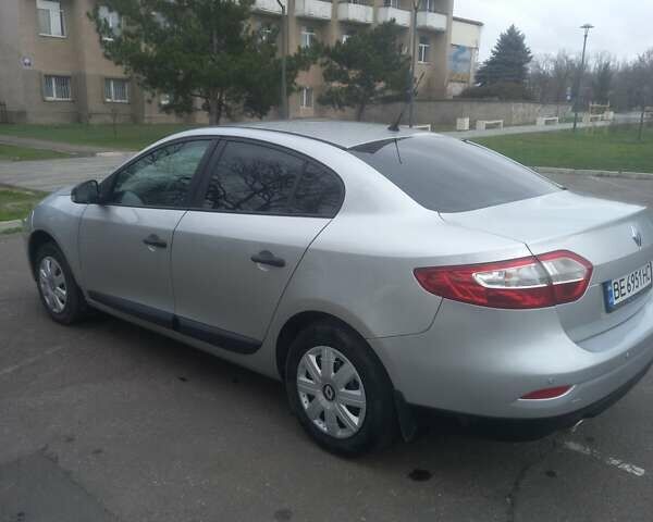 Серый Рено Флюенс, объемом двигателя 1.6 л и пробегом 280 тыс. км за 6500 $, фото 3 на Automoto.ua