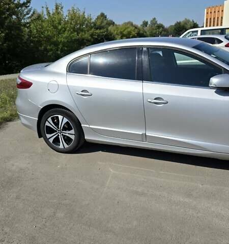 Серый Рено Флюенс, объемом двигателя 2 л и пробегом 168 тыс. км за 6950 $, фото 3 на Automoto.ua