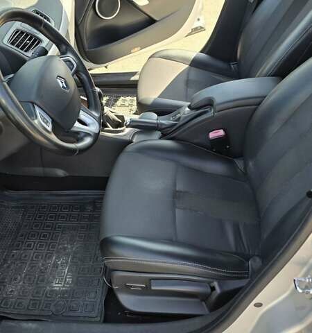 Серый Рено Флюенс, объемом двигателя 2 л и пробегом 168 тыс. км за 6950 $, фото 16 на Automoto.ua