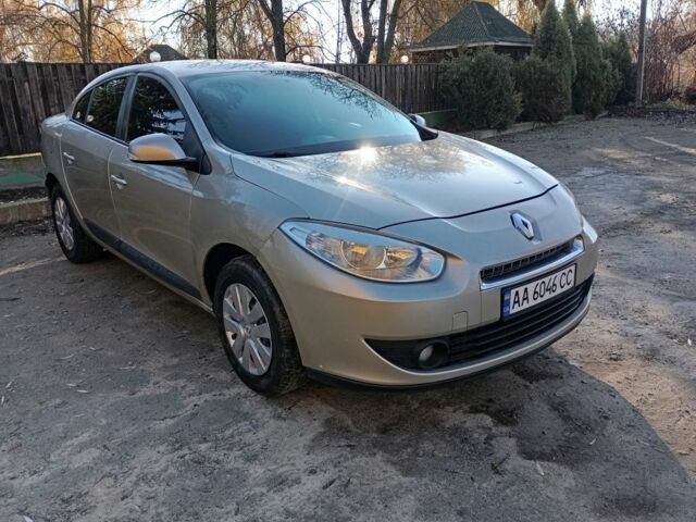 Сірий Рено Флюенс, об'ємом двигуна 1.6 л та пробігом 380 тис. км за 3999 $, фото 1 на Automoto.ua