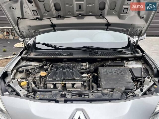 Серый Рено Флюенс, объемом двигателя 2 л и пробегом 130 тыс. км за 8150 $, фото 29 на Automoto.ua