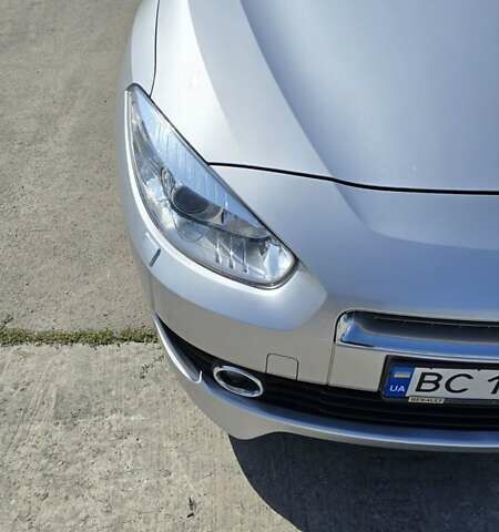 Серый Рено Флюенс, объемом двигателя 2 л и пробегом 168 тыс. км за 6950 $, фото 8 на Automoto.ua